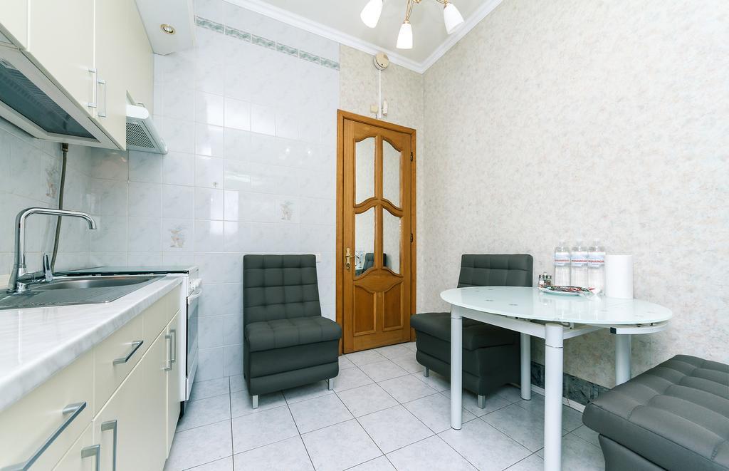 Apartment Arena City Kiev Esterno foto