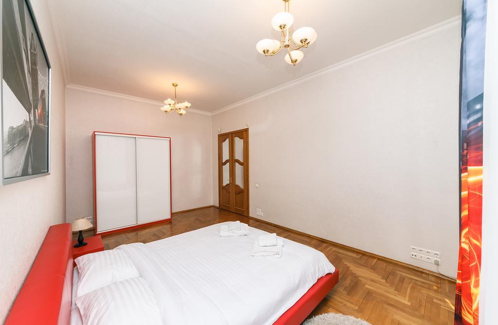 Apartment Arena City Kiev Esterno foto