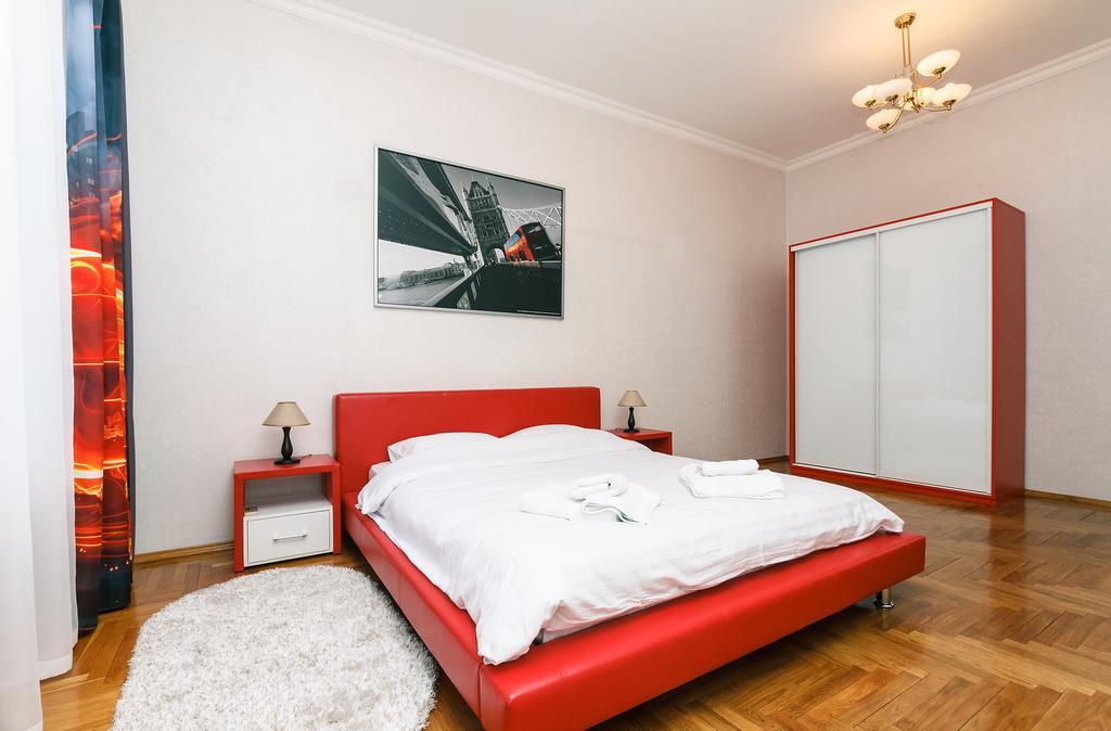 Apartment Arena City Kiev Esterno foto