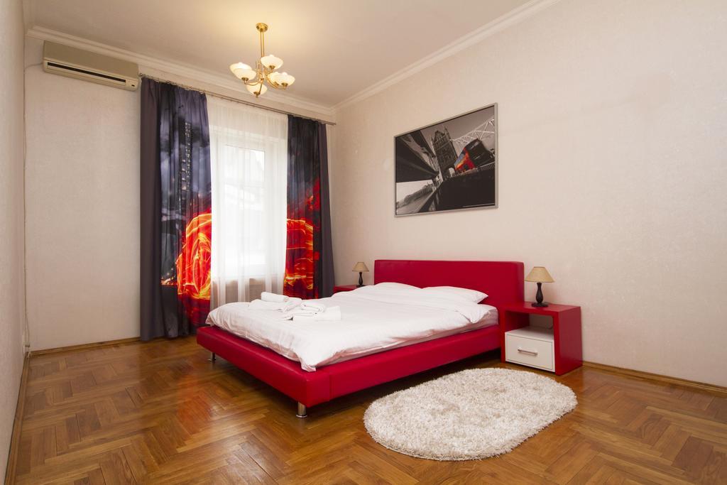 Apartment Arena City Kiev Esterno foto