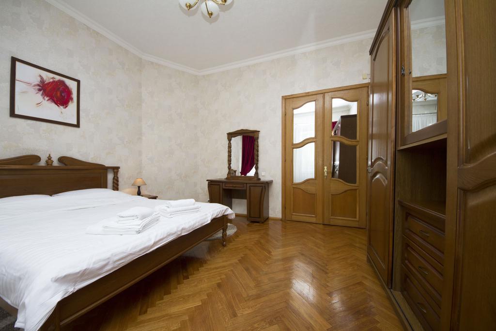 Apartment Arena City Kiev Esterno foto